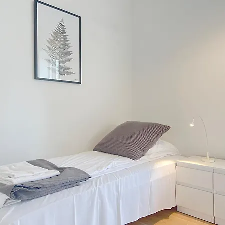 Appartement Spacious 3 Bedroom With Balcony At Richard Mortensens Vej *