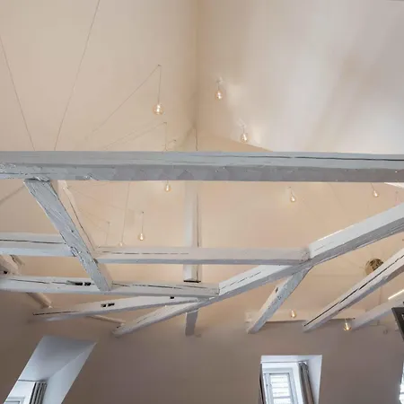 Διαμέρισμα Unique W Exposed Beams Next To Tivoli *