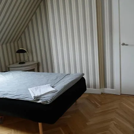 Cosy In Residential Part Of Copenhagen, With Free Street Parking And Shared Bathroom Pansiyon *