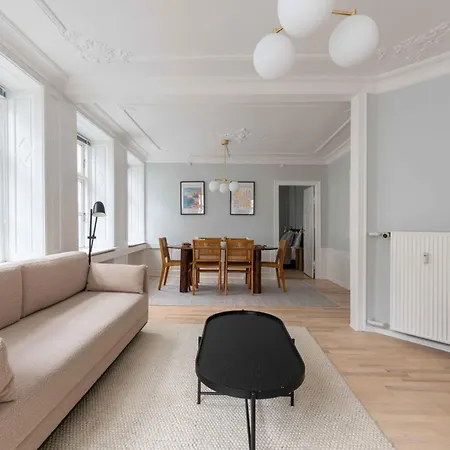 Spacious Tivoli Gardens W 3 Bedrooms Copenhague