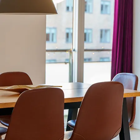 Spacious & Comfortable Near Tivoli & Metro Copenhaga