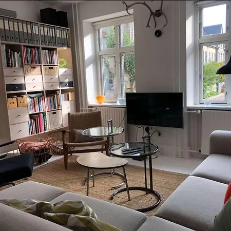 Private 3-story House - In Iconic Carlsberg Byen Apartman