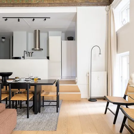Daire Unique 3 Bedroom In Vibrant Frederiksberg *