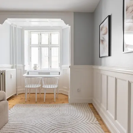 Daire Unique 3 Bedroom In Vibrant Frederiksberg *