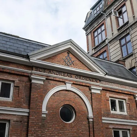 Unique 3 Bedroom In Vibrant Frederiksberg Kopenhag