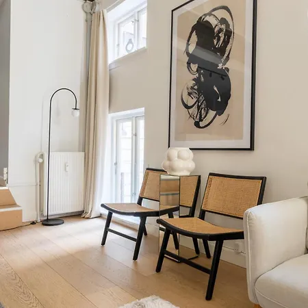 Unique 3 Bedroom In Vibrant Frederiksberg Daire
