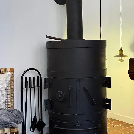 Cozy Chambers With Sunny Garden Apartment