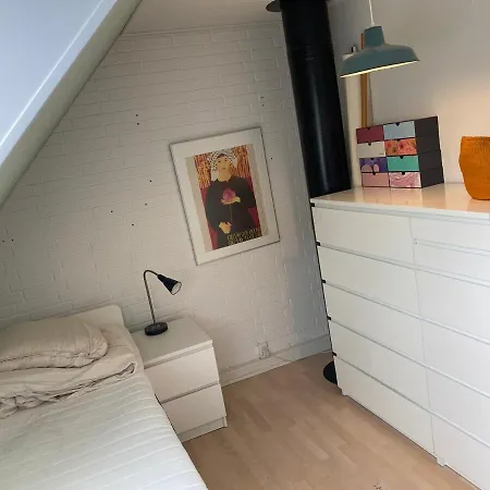 Villa Family House With 3 Bedrooms, Garden & Free Parking *