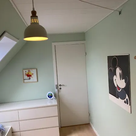 Family House With 3 Bedrooms, Garden & Free Parking Villa