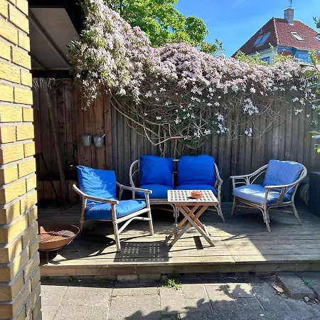 Villa Family House With 3 Bedrooms, Garden & Free Parking *