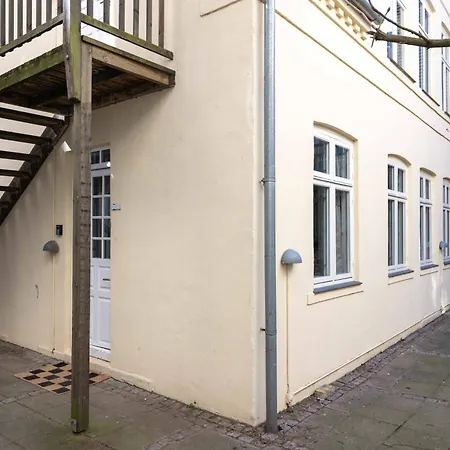 Cozy And Contemporary Ground Floor Retreat Copenhagen