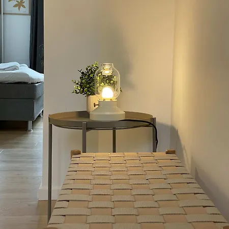 Apartment Brand New By The Lakes *
