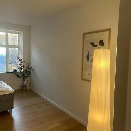 Apartment Brand New By The Lakes *