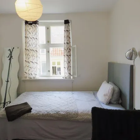Lovely 1 Bed Private Close To Norreport Lejlighed *