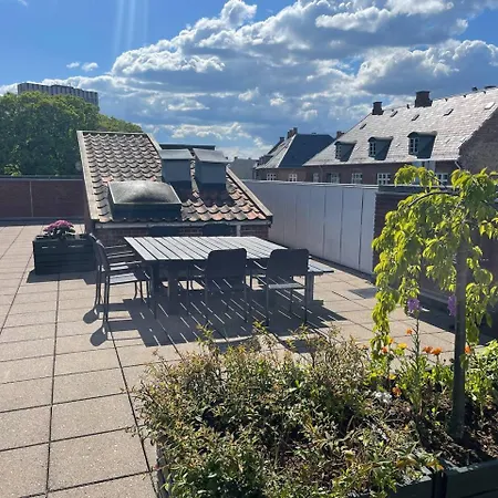 Christianshavn Finest With Huge Balcony