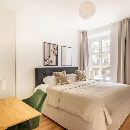 Apartment Sanders Noble - Fantastic 4-bdr In The Capital