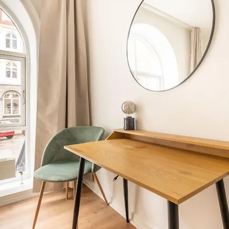 Apartment Sanders Noble - Fantastic 4-bdr In The Capital *