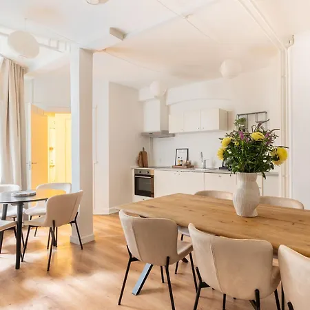 Apartment Sanders Noble - Fantastic 4-bdr In The Capital *