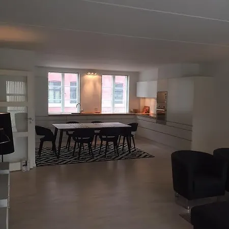 Lux With 2 Full Bathrooms 2tv Lägenhet