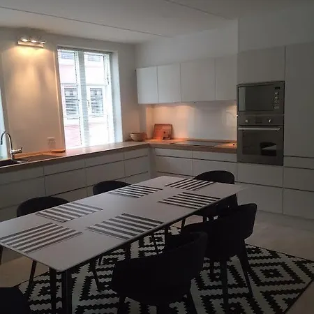 Lux With 2 Full Bathrooms 2tv Lägenhet *