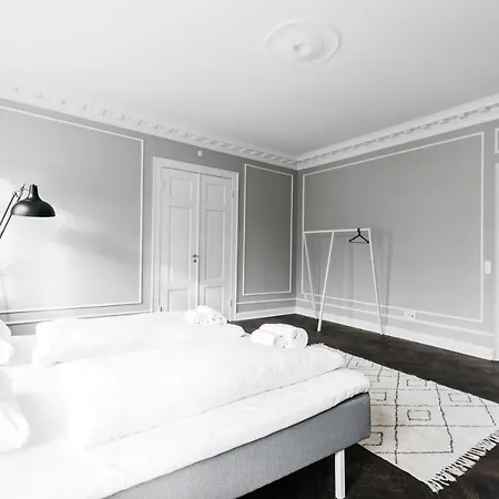 Hauser Luxury Lägenhet *