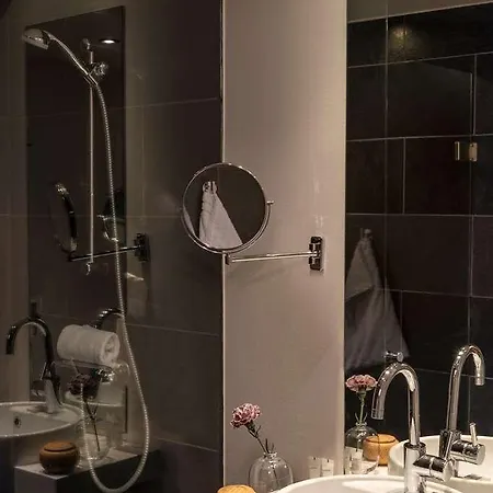 Hotell One 4*