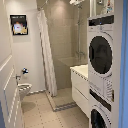 Lux Apartment, 2 Full Bathrooms, 4th *