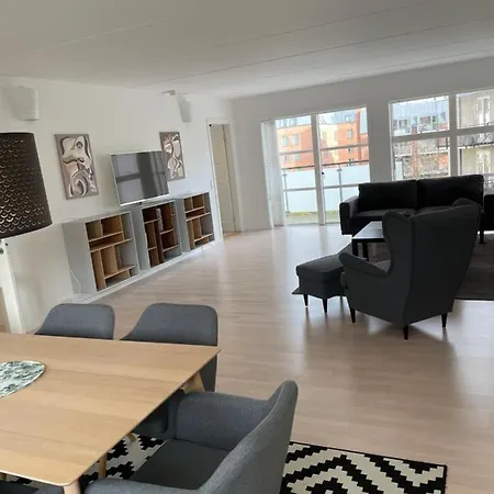 Apartmán Lux Apartment, 2 Full Bathrooms, 4th *