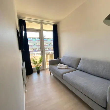 Appartement With Balcony, Free Parking W Elevator