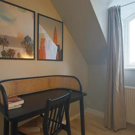 Unique 5 Bedroom W Exposed Beams In Kodaň