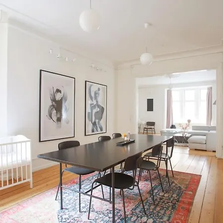 Διαμέρισμα Large & Bright 3br W Whirlpool Near Metro *