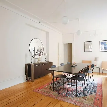 Διαμέρισμα Large & Bright 3br W Whirlpool Near Metro