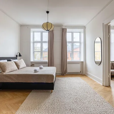 Rare 4br W Unique Details In Cph Köpenhamn