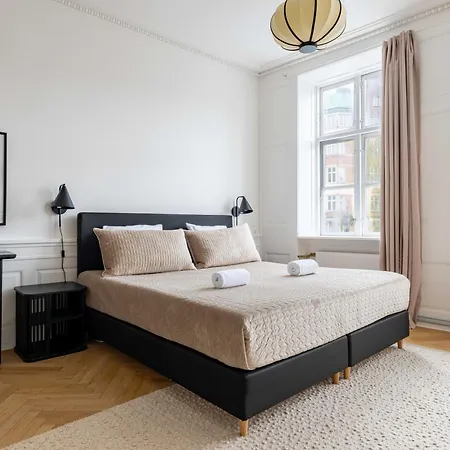 Lägenhet Rare 4br W Unique Details In Cph