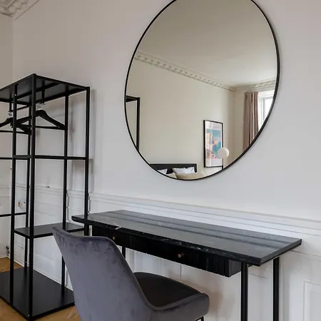 Lägenhet Rare 4br W Unique Details In Cph Köpenhamn