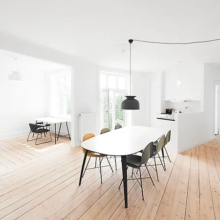 Beautiful 3-bed In Osterbro Location Apartment