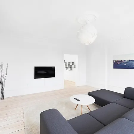 Apartment Beautiful 3-bed In Osterbro Location