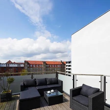 2-bed Penthouse With Elevator And Private Terrace Apartman