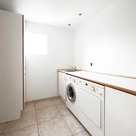 2-bed Penthouse With Elevator And Private Terrace Apartman