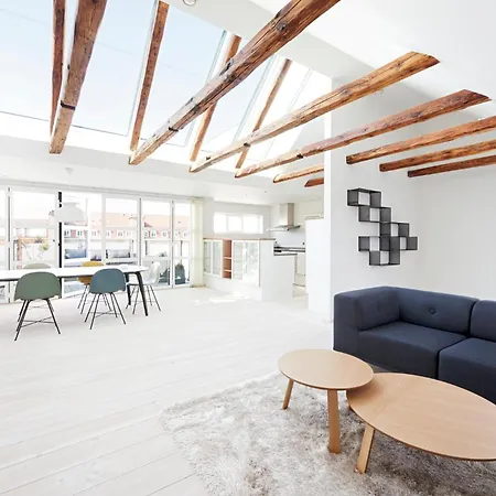 Apartman 2-bed Penthouse With Elevator And Private Terrace