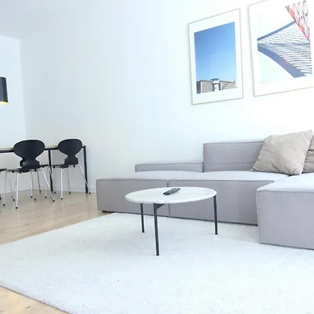 Wonderful 2-bed Wbalcony In Frederiksberg Location Lejlighed København