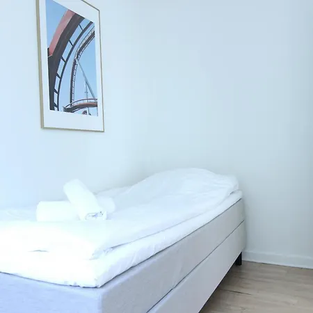 Wonderful 2-bed Wbalcony In Frederiksberg Location Lejlighed København