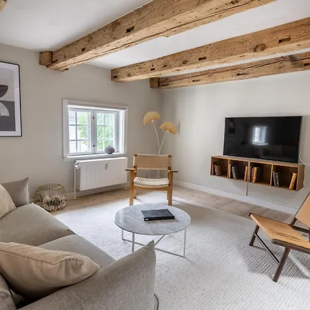 Daire With Exposed Ceiling Beams Kopenhag