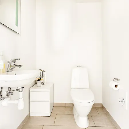 דירה Sanders Leaves - Pleasant Four-bedroom In Downtown