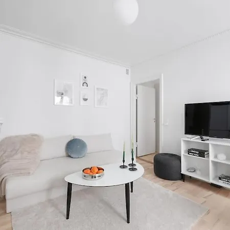 Apartament By The Lakes In The Of