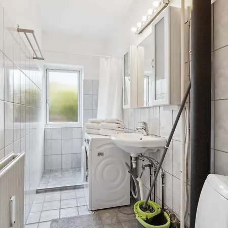 아파트 Charming Retreat Near *
