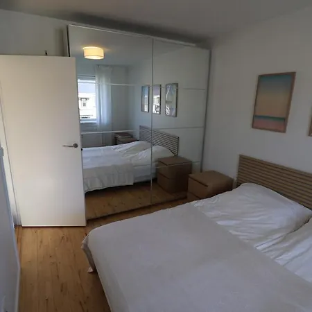 Cosy Near City, Beach, Metro & Airport *