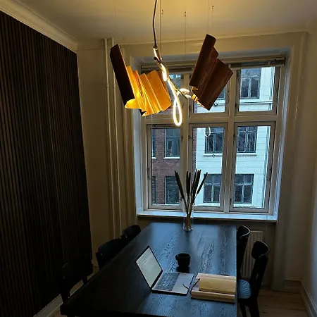 Indre Taet Ved Hovedbanegarden. * Kopenhagen