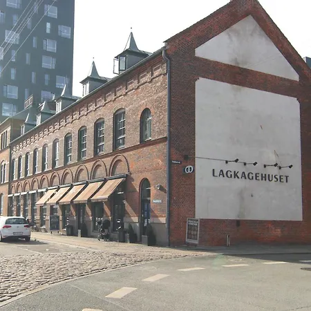 Cool 1-bed In Fantastic Osterbro Location ベッド・アンド・ブレックファスト