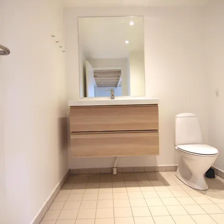 Cool 1-bed In Fantastic Osterbro Location
